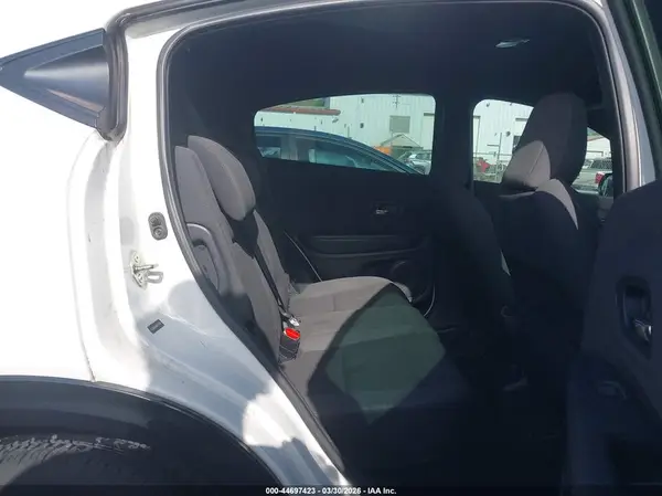 3CZRU6H13KM741930 2019 HONDA HR-V - Image 8