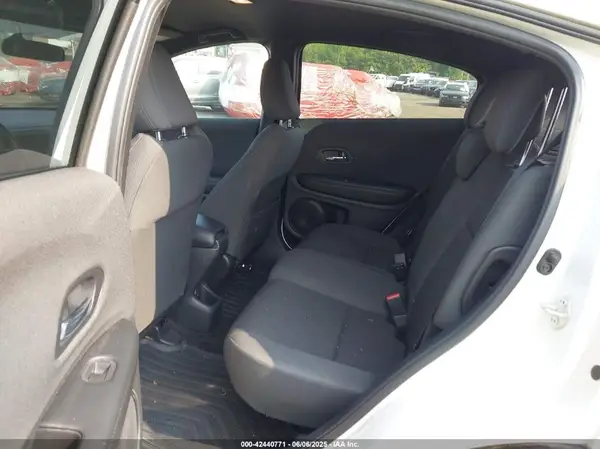 3CZRU6H13MM755555 2021 HONDA HR-V - Image 8