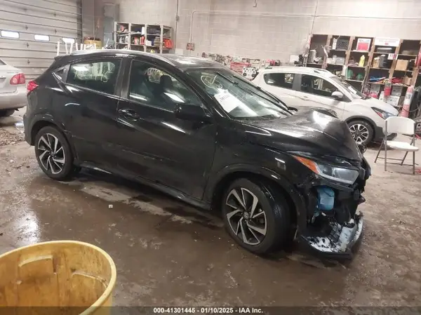 3CZRU6H14KG715786 2019 HONDA HR-V - Image 1
