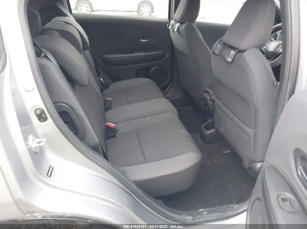 3CZRU6H14KG719353 2019 HONDA HR-V - Image 8