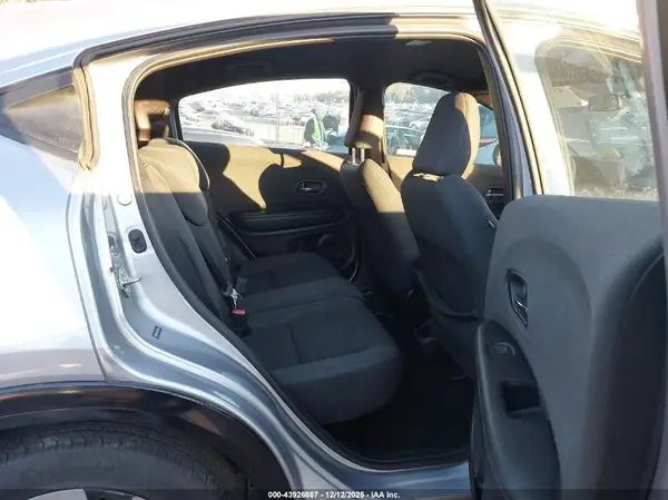 3CZRU6H14KG729414 2019 HONDA HR-V - Image 8
