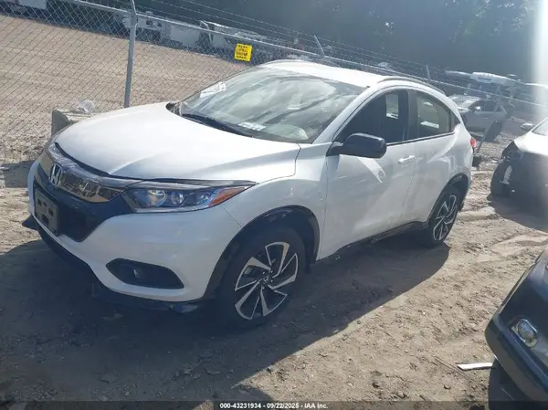 3CZRU6H14KM702828 2019 HONDA HR-V - Image 2