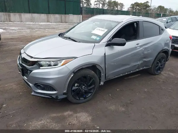 3CZRU6H14NM749748 2022 HONDA HR-V - Image 2
