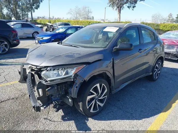 3CZRU6H15KG705557 2019 HONDA HR-V - Image 2