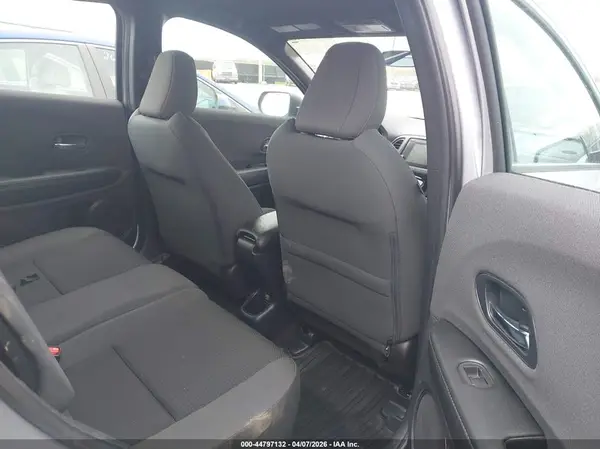 3CZRU6H15KG727963 2019 HONDA HR-V - Image 8