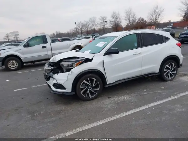3CZRU6H15KM705057 2019 HONDA HR-V - Image 2