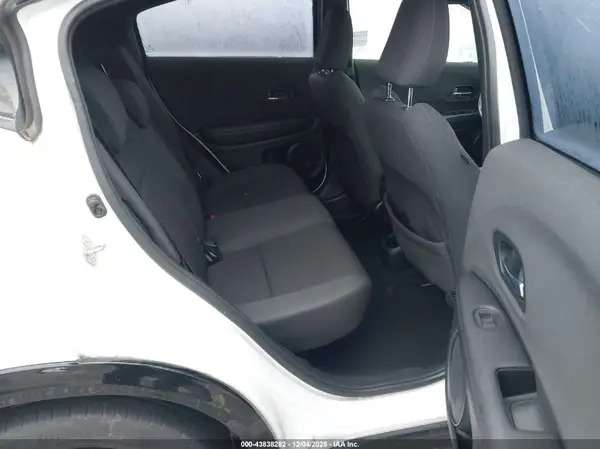 3CZRU6H15KM705057 2019 HONDA HR-V - Image 8