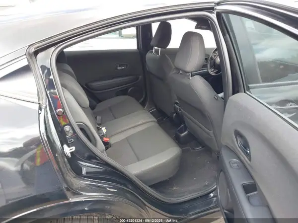 3CZRU6H15KM740049 2019 HONDA HR-V - Image 8
