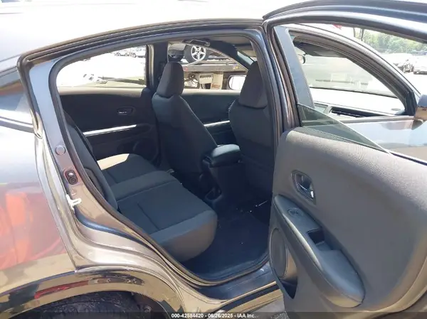 3CZRU6H15MM711461 2021 HONDA HR-V - Image 8