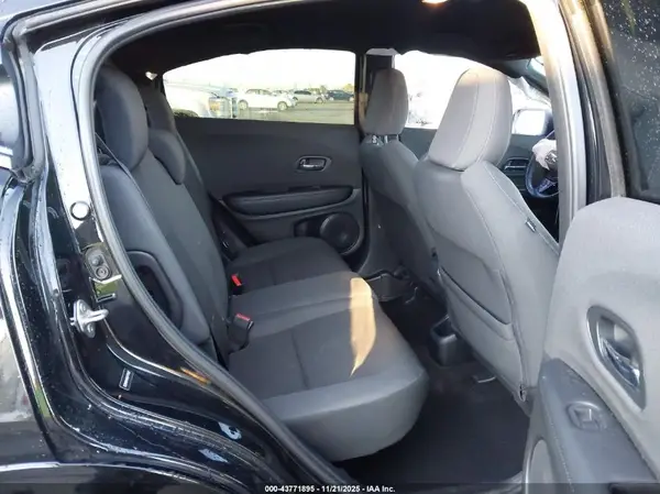 3CZRU6H16KG717037 2019 HONDA HR-V - Image 8