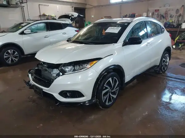 3CZRU6H16KM725446 2019 HONDA HR-V - Image 2