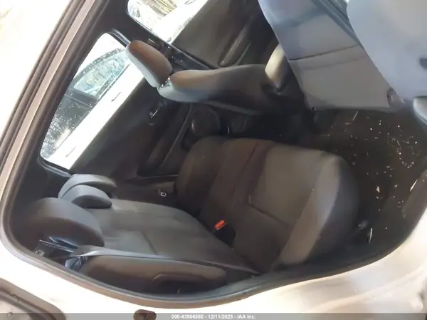 3CZRU6H16KM725446 2019 HONDA HR-V - Image 8