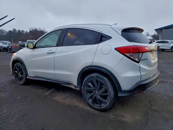 3CZRU6H16MM753878 2021 HONDA HR-V - Image 2