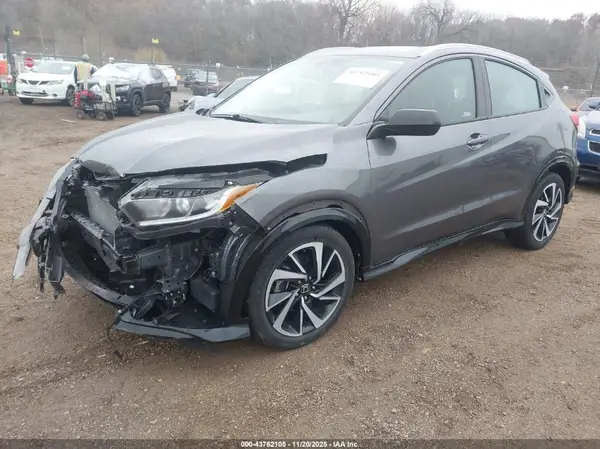 3CZRU6H17KG702451 2019 HONDA HR-V - Image 2