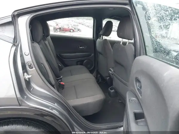 3CZRU6H17KG706869 2019 HONDA HR-V - Image 8