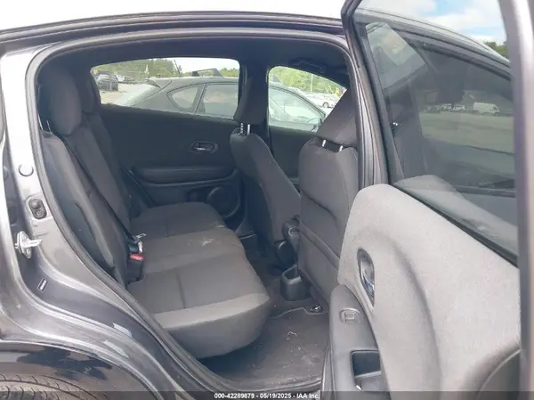 3CZRU6H17KG712073 2019 HONDA HR-V - Image 8