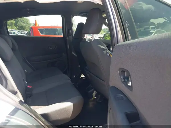 3CZRU6H17KG714390 2019 HONDA HR-V - Image 8