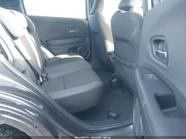3CZRU6H17KG720903 2019 HONDA HR-V - Image 8