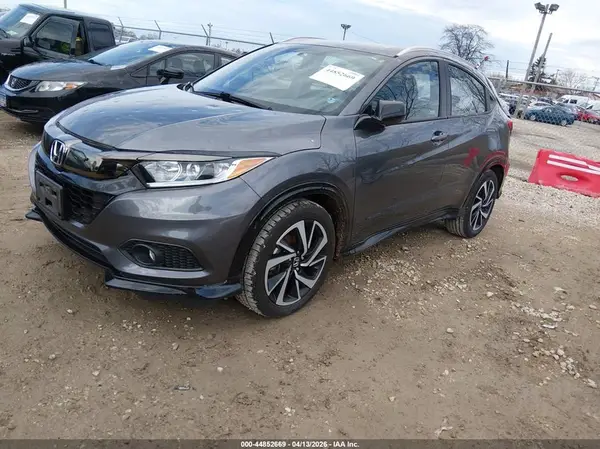 3CZRU6H17KG726975 2019 HONDA HR-V - Image 2