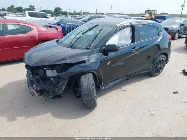 3CZRU6H17MM750021 2021 HONDA HR-V - Image 2