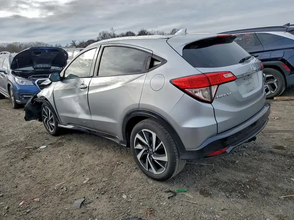 3CZRU6H18KG703057 2019 HONDA HR-V - Image 2
