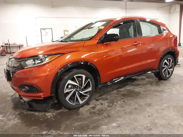 3CZRU6H18KG713555 2019 HONDA HR-V - Image 2