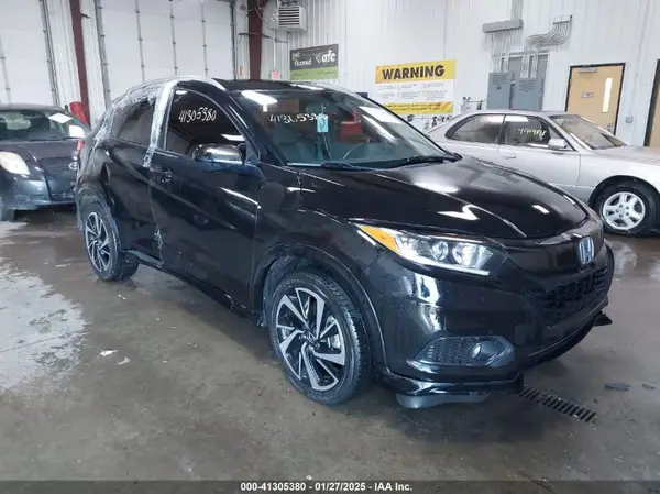 3CZRU6H18KG732803 2019 HONDA HR-V - Image 1