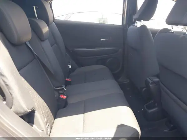3CZRU6H18MM731817 2021 HONDA HR-V - Image 8