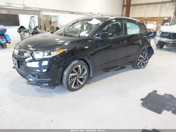 3CZRU6H19KG717520 2019 HONDA HR-V - Image 2