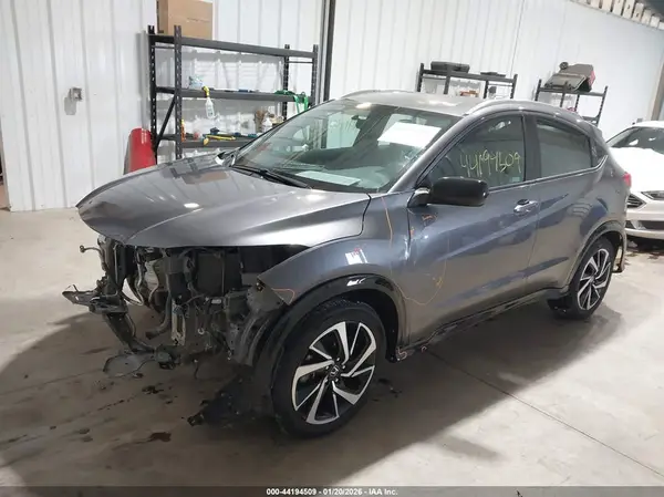 3CZRU6H19KM704753 2019 HONDA HR-V - Image 2