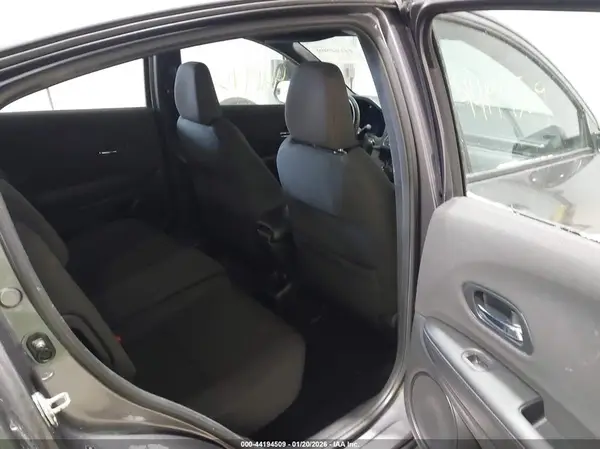3CZRU6H19KM704753 2019 HONDA HR-V - Image 8