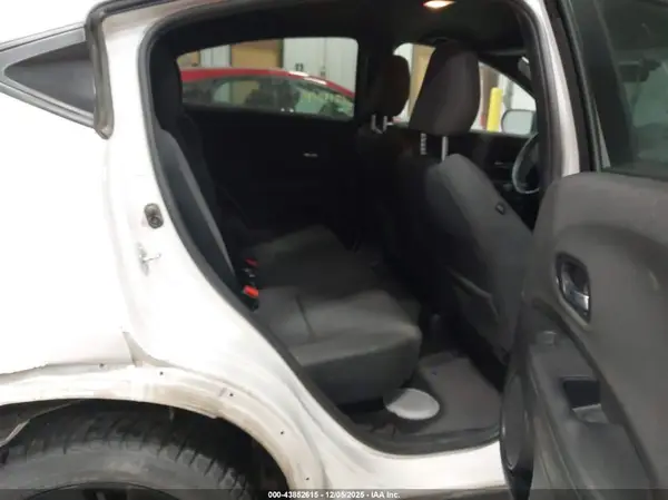 3CZRU6H19MM736797 2021 HONDA HR-V - Image 8