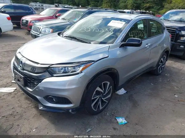 3CZRU6H1XKG703075 2019 HONDA HR-V - Image 2