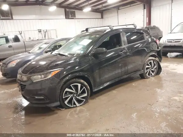 3CZRU6H1XKG705912 2019 HONDA HR-V - Image 2