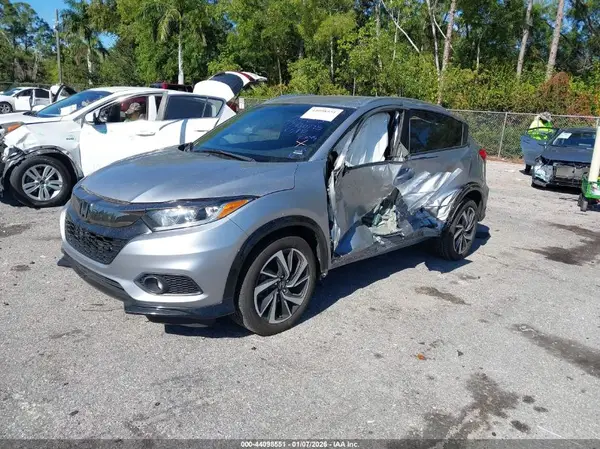 3CZRU6H1XKG707613 2019 HONDA HR-V - Image 2