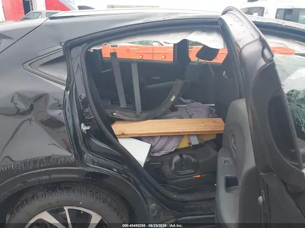 3CZRU6H1XKM717950 2019 HONDA HR-V - Image 8