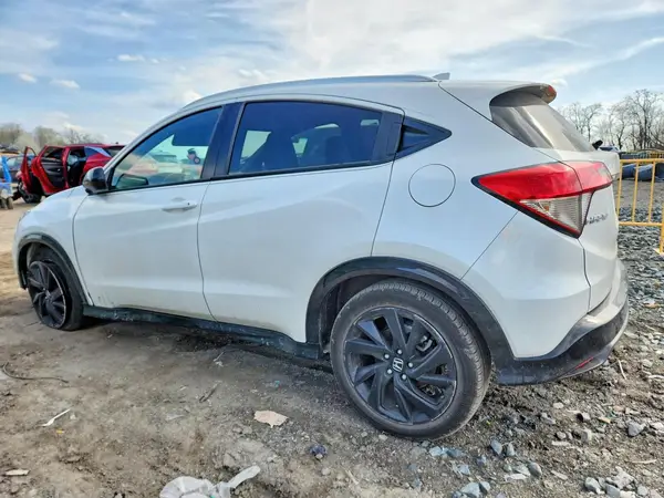 3CZRU6H1XMM737795 2021 HONDA HR-V - Image 2