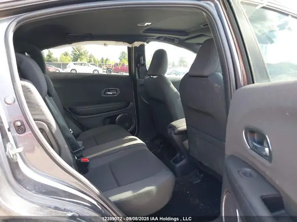3CZRU6H21MM104756 2021 HONDA HR-V - Image 8