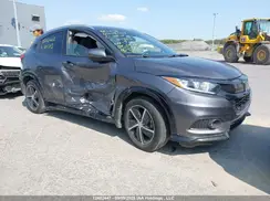 3CZRU6H28MM101563 2021 HONDA HR-V