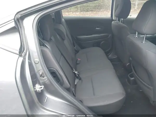 3CZRU6H30HG703550 2017 HONDA HR-V - Image 8