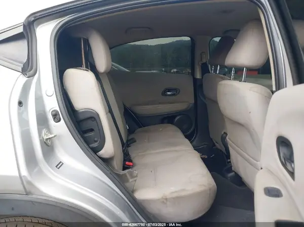 3CZRU6H30HM703579 2017 HONDA HR-V - Image 8