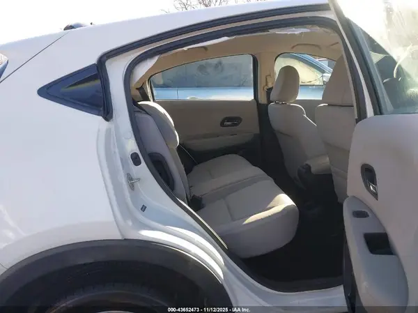 3CZRU6H30HM711357 2017 HONDA HR-V - Image 8