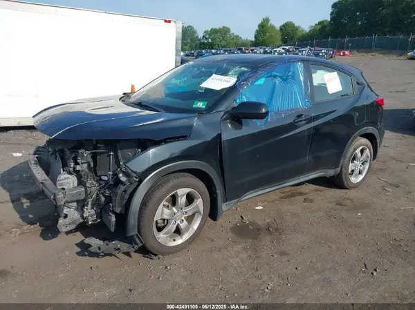 3CZRU6H30JG700895 2018 HONDA HR-V - Image 2