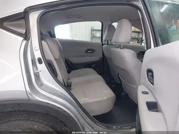 3CZRU6H30JG711511 2018 HONDA HR-V - Image 8