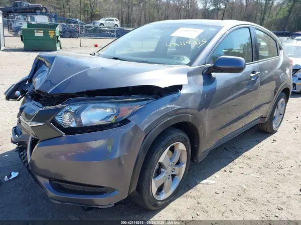 3CZRU6H30JG712710 2018 HONDA HR-V - Image 2
