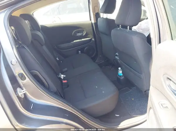 3CZRU6H30JG712710 2018 HONDA HR-V - Image 8