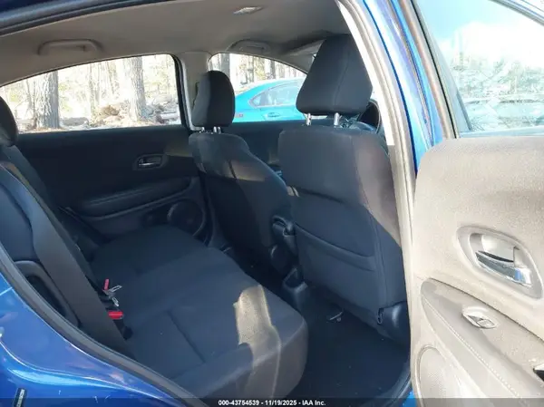 3CZRU6H30JG723903 2018 HONDA HR-V - Image 8
