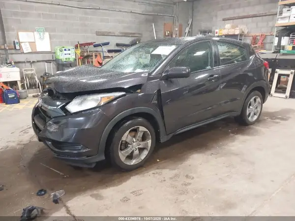 3CZRU6H30JM721988 2018 HONDA HR-V - Image 2