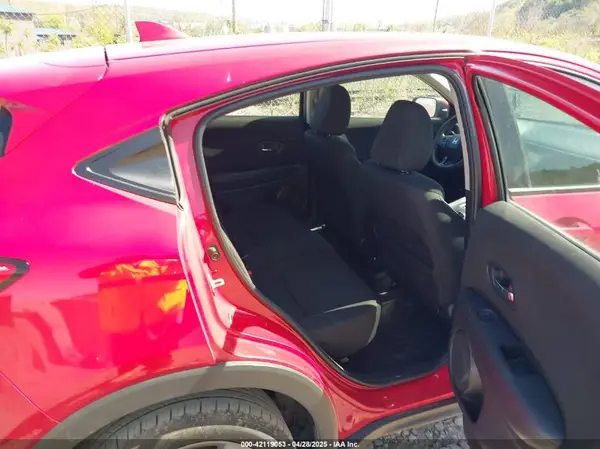 3CZRU6H30JM731212 2018 HONDA HR-V - Image 8