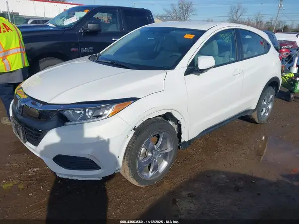 3CZRU6H30KM701810 2019 HONDA HR-V - Image 2